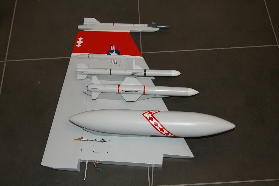 ailes F18 kero.jpg