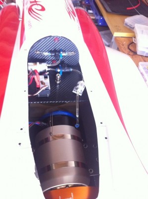 IMG_0195.jpg (122.17 Kio) Consulté 3423 fois Platine réacteur avec la pompe, l'ECU, les deux robinets (remplissage et coupe feu) et le filtre.